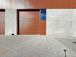 Magazijn van ca. 170 m² te huur in Izegem in het nieuwbouwproject Stuyf met private parkeerplaats. Het magazijn is gelegen in de nabij het centrum...