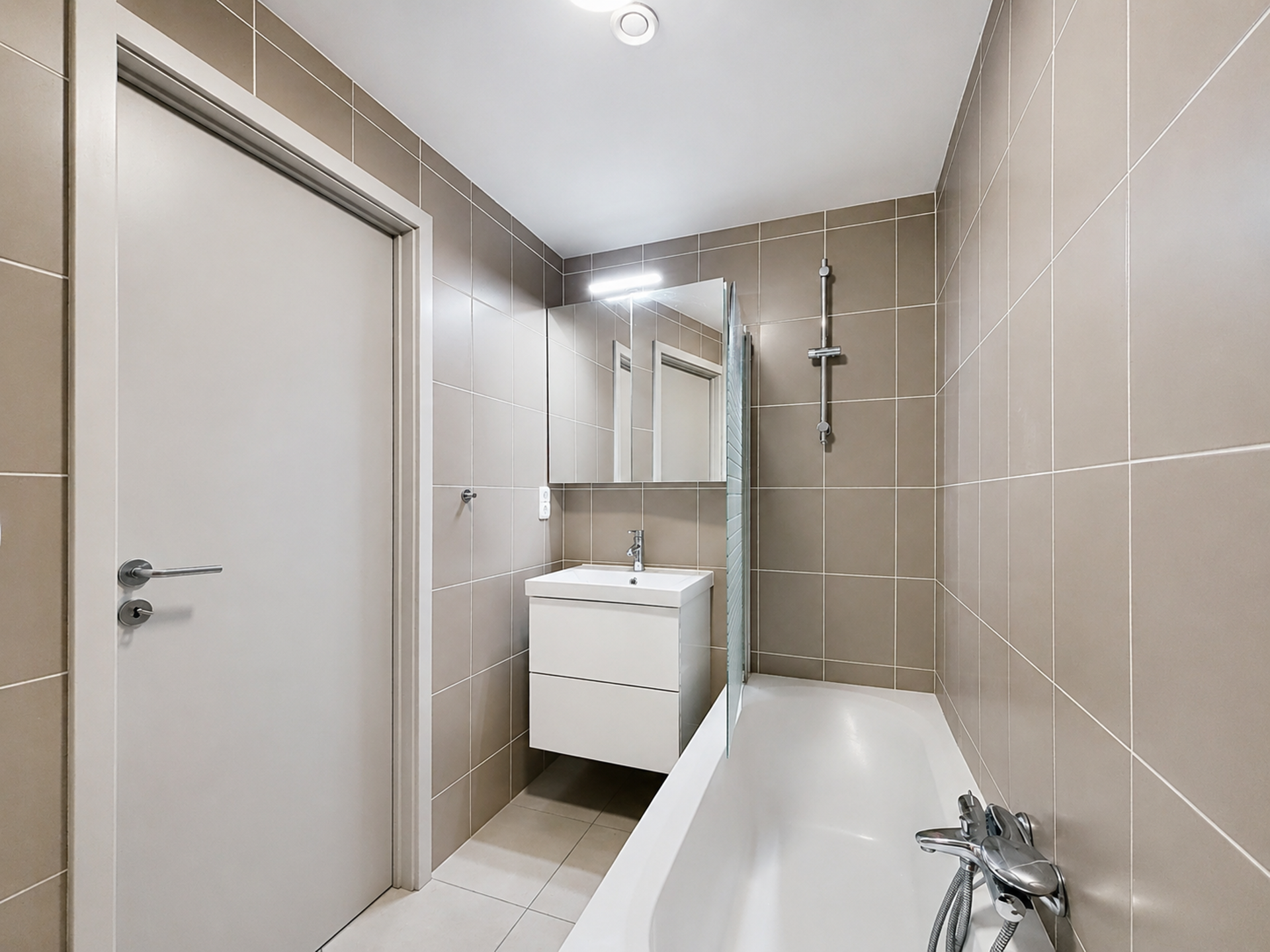 Mooi appartement met 2 slaapkamers in het hart van Waterloo - foto 5