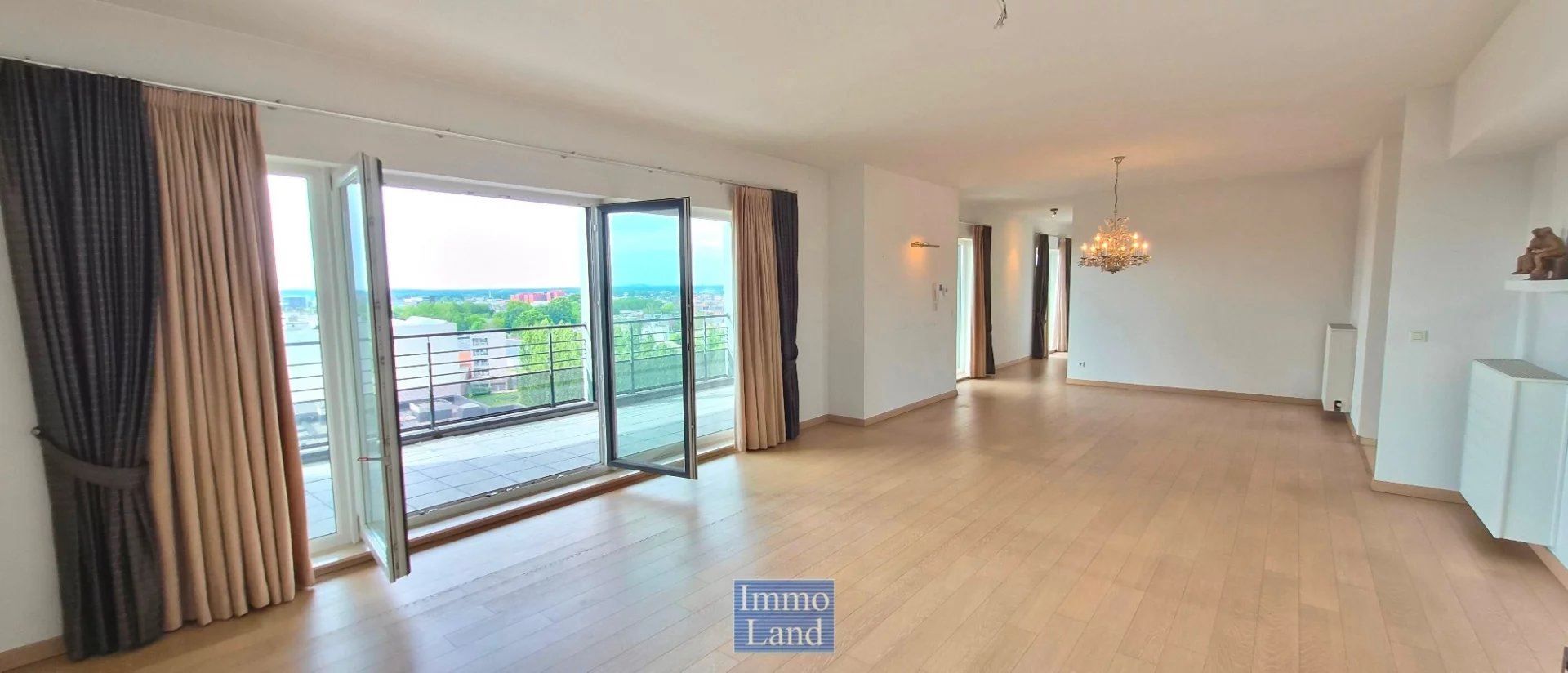 Ruim en energiezuinig appartement van 140 m2 met een groot terras van 40m². - foto 2