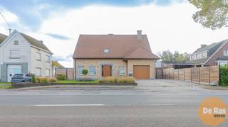 HELDERGEM - Deze prachtige open bebouwing combineert landelijke charme met moderne voorzieningen en is zeer energiezuining. Bij binnenkomst wordt...