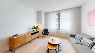 Appartement meublé de construction récente situé sur l'Eilandje. <br /><br />Aménagement : hall d'entrée avec toilettes, espace de vie ensoleillé avec cuisine ouverte équipée d'une plaque à induction, d'un lave-vaisselle, d'un four et d'un réfrigérateur, chambre principale avec placard et salle de bains avec lavabo, douche à l'italienne et rangement. Spacieux débarras avec lave-linge et sèche-linge.<br />Cet appartement meublé est prêt à emménager et se trouve à quelques pas du MAS et de la marina.<br /><br />Visionnez la vidéo à 360° ici : https://my.matterport.com/show/?m=foZcLfsbpth<br /><br />Détails :<br />- terrasse partagée de 12m2<br />- emplacement unique sur l'Eilandje<br />- finition luxueuse<br />- auvents électriques<br />- première occupation<br />- chauffage par le sol<br />- disponible immédiatement