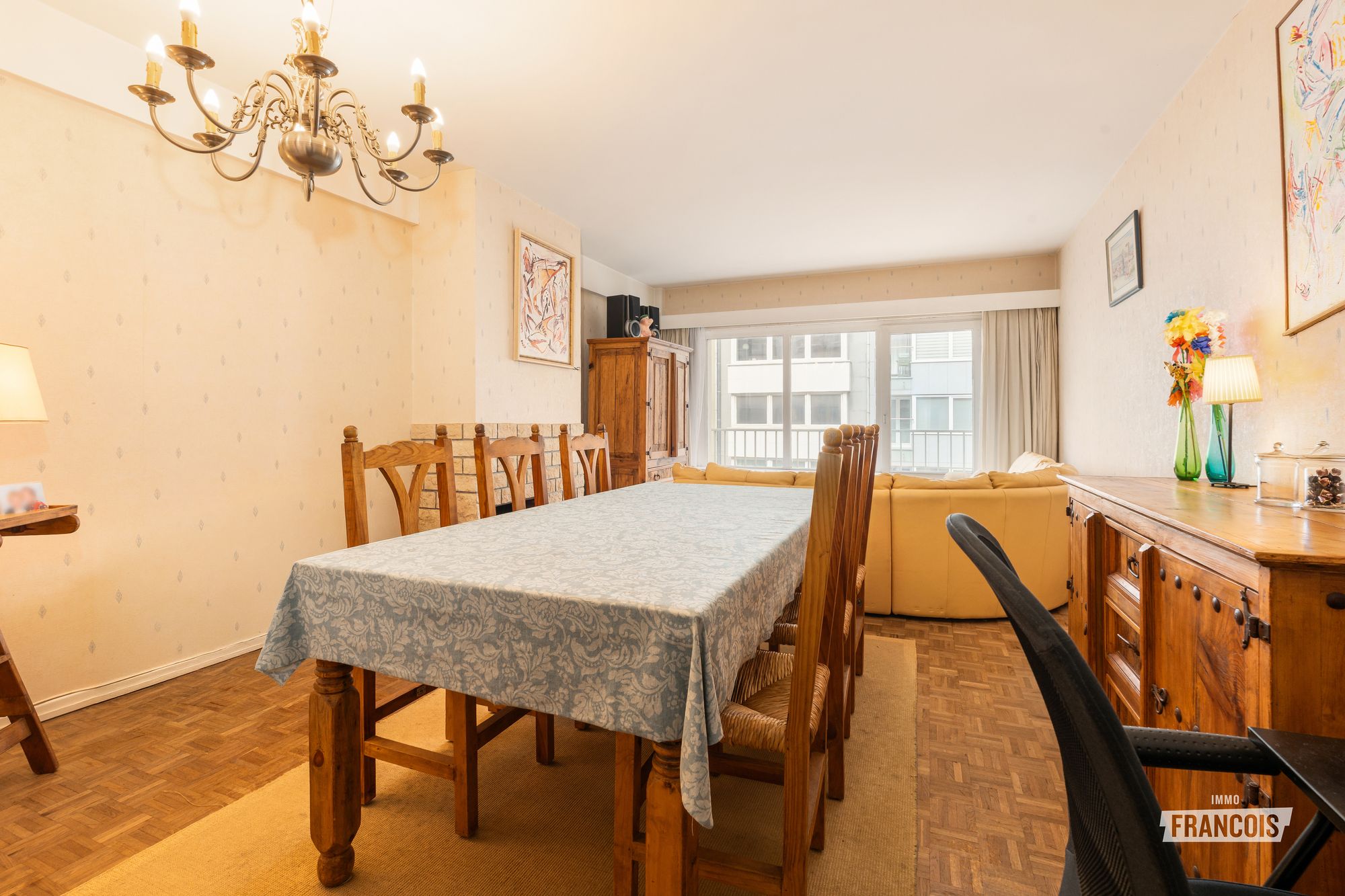 Ruim appartement met twee slaapkamers en terras pal in centrum Oostende - foto 4