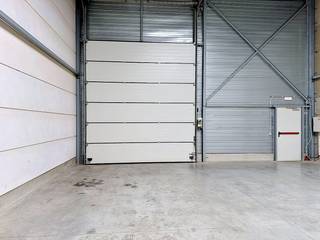 Découvrez cette unité fonctionnelle de PME de 2016 dans un emplacement stratégique à Willebroek, idéale pour le stockage, les activités...