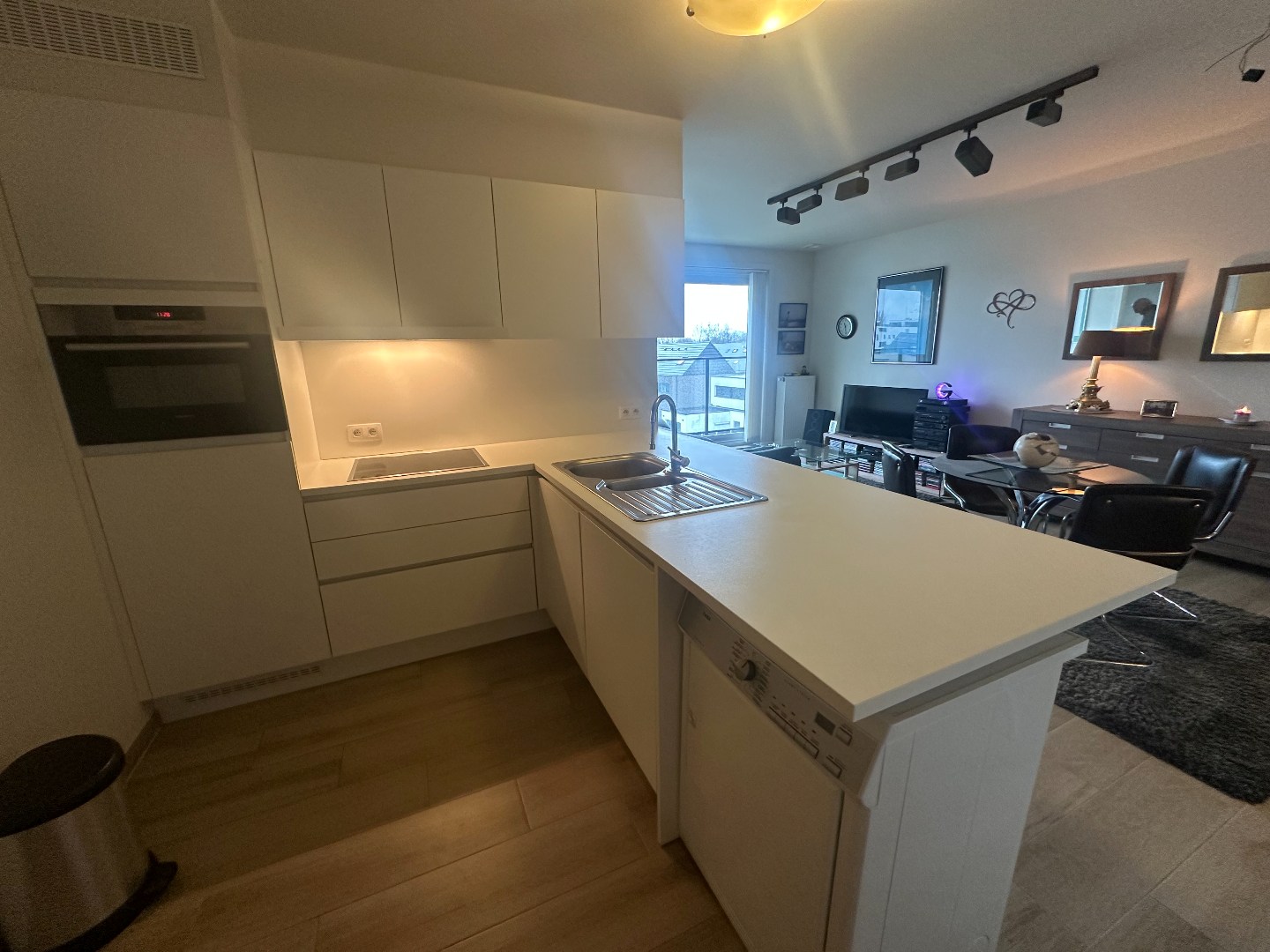 Modern 1-slpk app met terras en staanplaats - foto 4