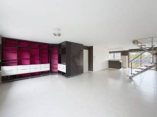 Ce duplex lumineux de 2 chambres avec terrasse est situé à Dilbeek, aux deuxième et troisième étages d’un immeuble bien entretenu sans...