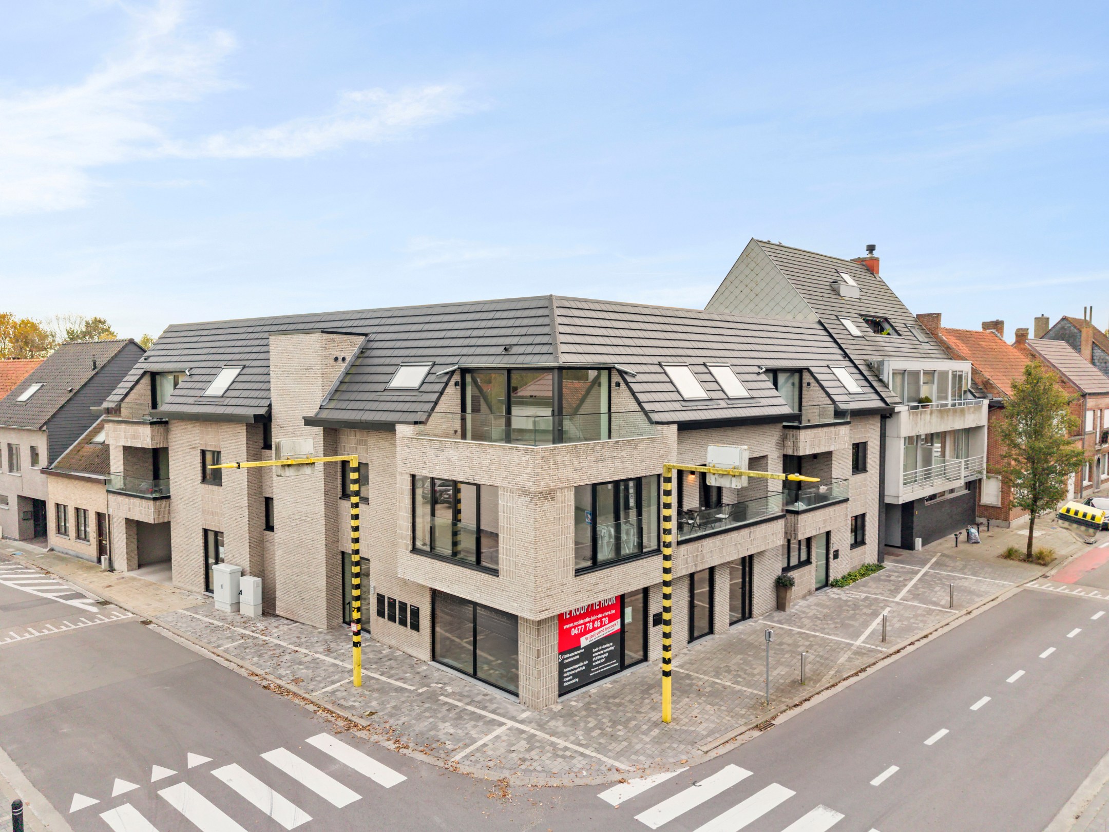 Commerciële ruimte op toplocatie in Oosteeklo - foto 1