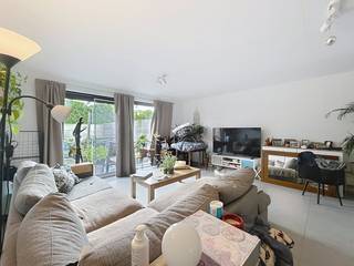 Découvrez cette magnifique maison de 2020 à Sint-Michiels ! Avec 3 chambres spacieuses, un jardin confortable et une place de parking privée, c'est...