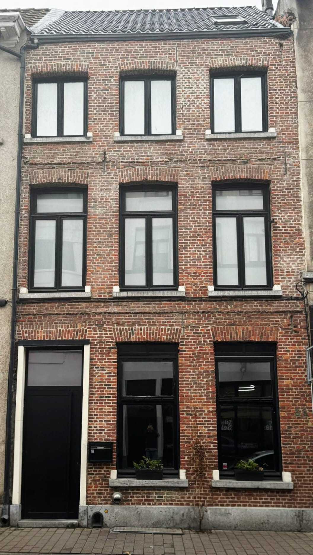 Huis te koop in Antwerpen met 2 slaapkamers - foto 2