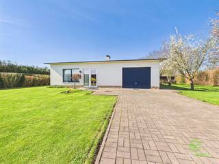 + Si vous cliquez sur ce bien sur notre site web (www.empresaconsult.be), vous trouverez toutes les informations ! +Cette maison de plain-pied...