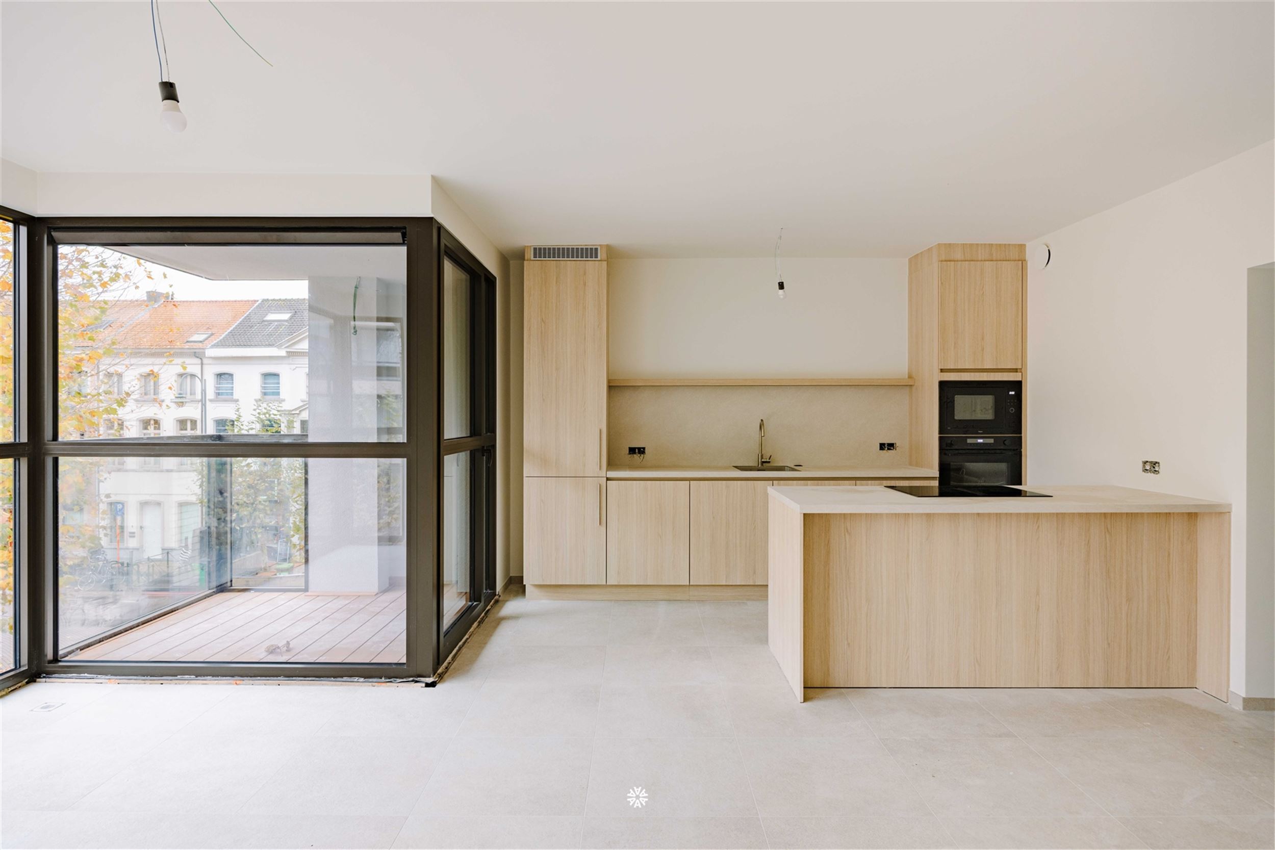 Knap gerenoveerd appartement op het Regentieplein in Sint-Niklaas - foto 3