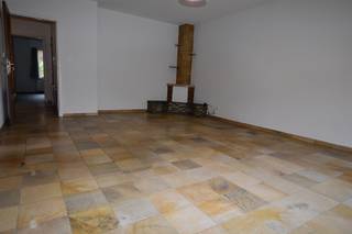 Century21ImmoNero stelt voor, dit ruim 2 slaapkamer appartement (93m²) op het gelijkvloers , gelegen op wandelafstand van treinstation en...