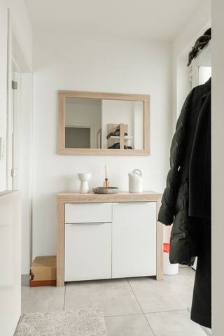 Deze moderne woning vinden we terug in de Kapelstraat te Pelt (Lindelhoeven). Indeling: Inkomhal met vestiaire en apart toilet, woonkamer, keuken met...