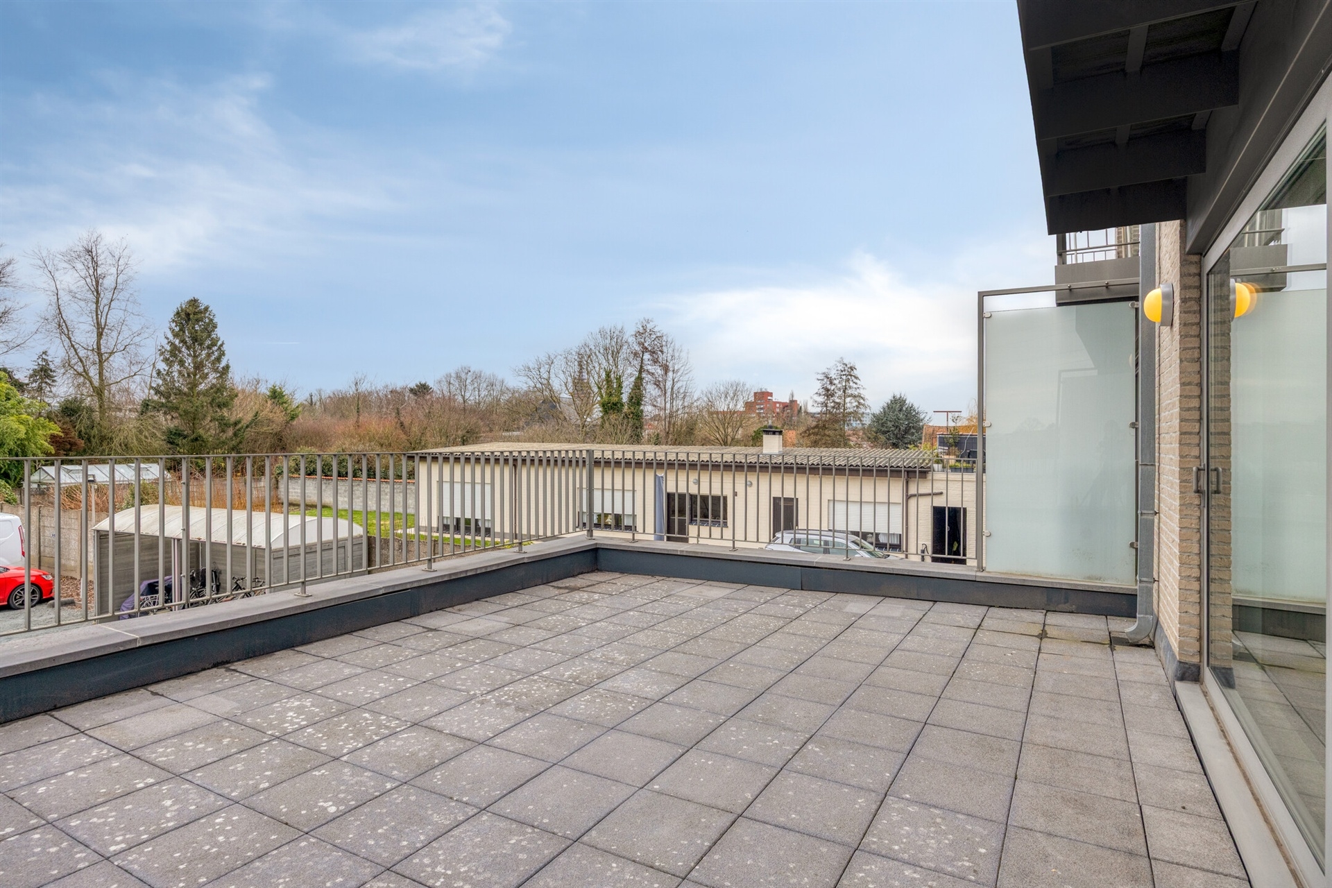 Appartement met groot Zuidwest georiënteerd terras - foto 5