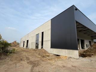 Nieuwbouw KMO park gelegen op een zicht locatie van op de A12! Het park bestaat uit 16 units. Deze unit heeft een oppervlakte van 387m². De...