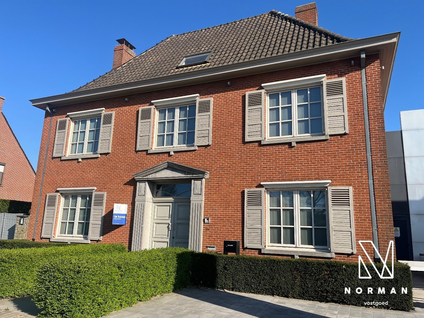 Zeer statige woning te koop in Harelbeke! - foto 1
