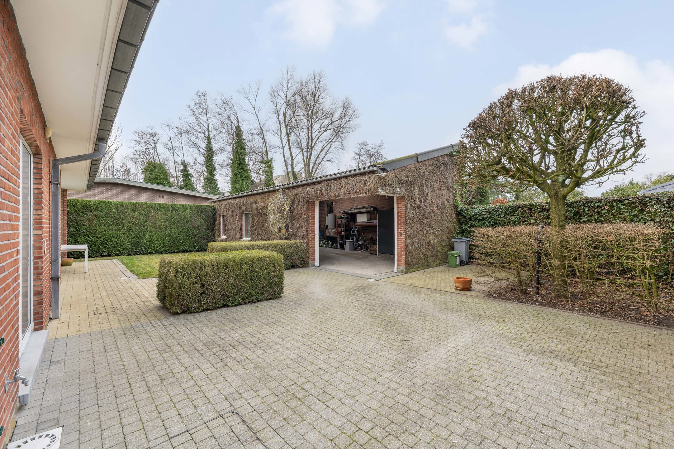 Prachtig onderhouden open bebouwing met magazijnruimte - foto 2