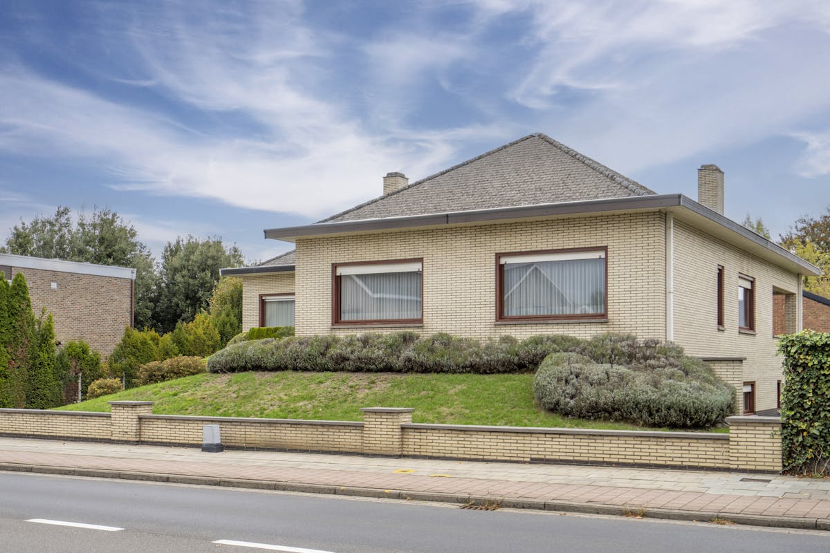 Ruim te renoveren huis te koop in Harelbeke - foto 1