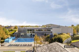 Dit veelzijdig pand van 1210 m² bevindt zich te Oostende nabij alle grote shoppingzaken.Momenteel is het als volgt ingedeeld :Het gelijkvloers...