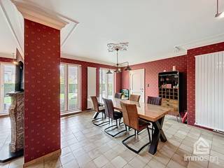 PLUSPUNTEN:+ Perceel van 2.318 m²+ Bewoonbare oppervlakte 206 m²+ Kelderverdieping van 157 m² (garage + zeer veel bergruimte)+ Recente renovaties...