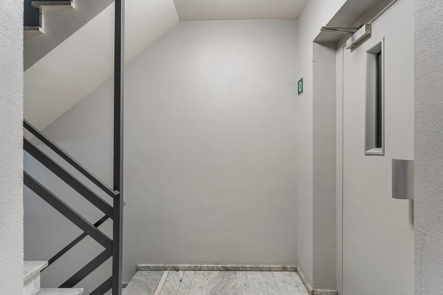 Instapklaar appartement met 2 slaapkamers, zuidgericht terras en garagebox in hartje Leuven ! - foto 4