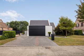 1ste bezoekdag zaterdag 15 november! Inschrijven kan via www.nobels.be onder referentienummer 4183103.INSTAPKLARE VILLA met PRACHTIG AANGELEGDE TUIN...