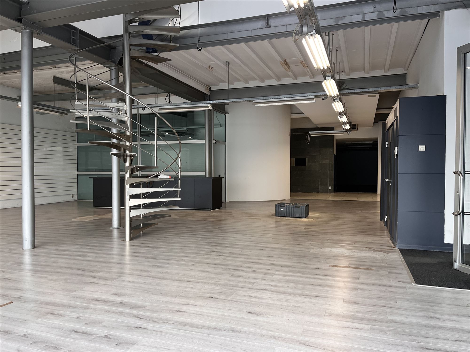 Commercieel pand met open structuur en diverse mogelijkheden - foto 3