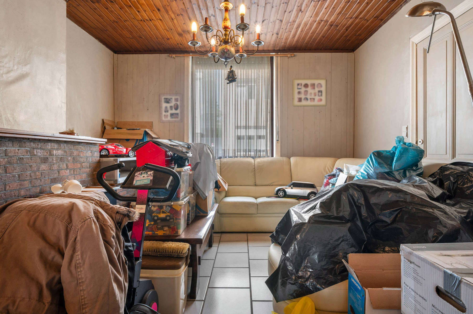 Te renoveren gezinswoning centraal gelegen te Lebbeke - foto 4
