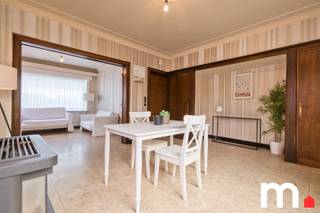 Deze karaktervolle woning in het hart van Heule biedt alles wat je nodig hebt voor comfortabel wonen in een rustige buurt. Dit in de nabijheid...