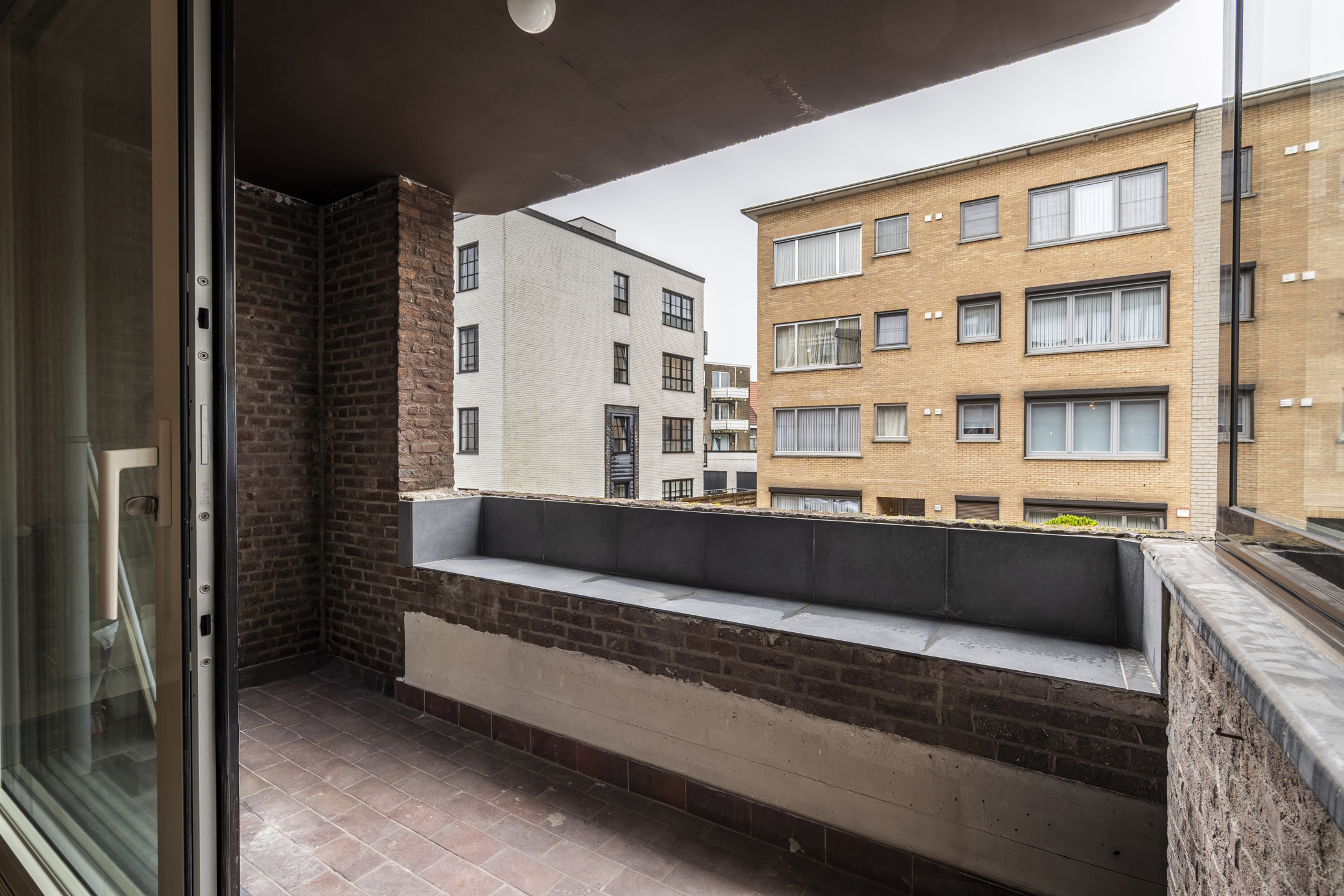 Recent gerenoveerd app. (103m²) met terras en garage - foto 3