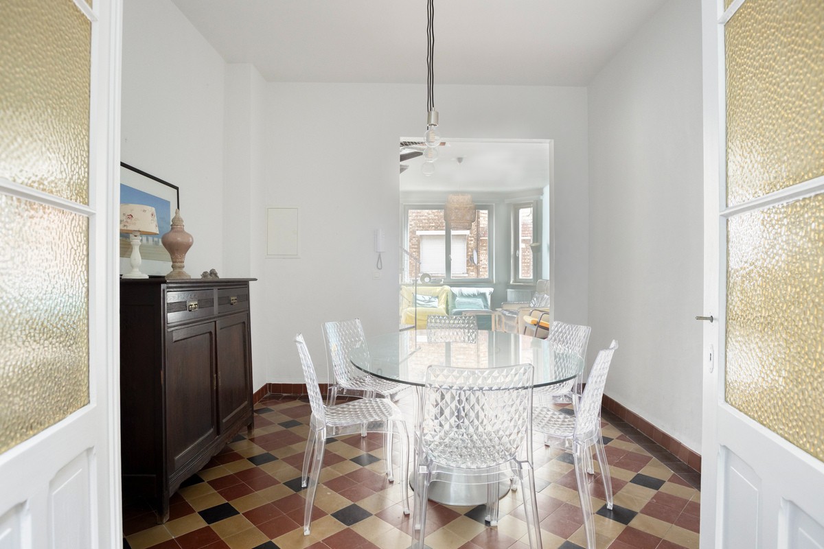 Propriété d'investissement unique avec 3 appartements à seulement 200 mètres de la mer - photo 4