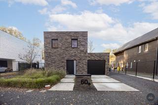 Maak snel uw afspraak met Pieter via 016199347 of info@homixx.be.Deze recente BEN-woning combineert energiezuinig wonen met een verfijnde afwerking...