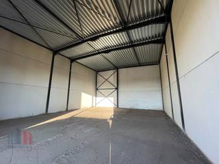 Nieuwbouw KMO-unit met een oppervlakte van +/- 178 m² en 2 privatieve parkeerplaatsen te huur. Fantastisch gelegen langs de Kwadestraat in de...