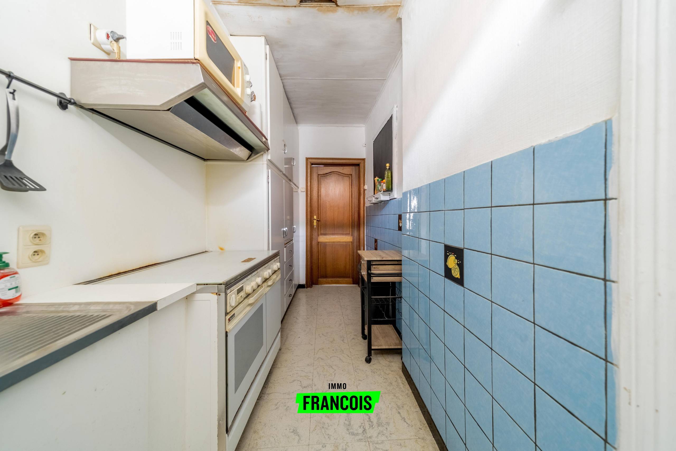 Woning met veel potentieel, grote tuin en bijgebouw in Wevelgem te koop! - foto 4