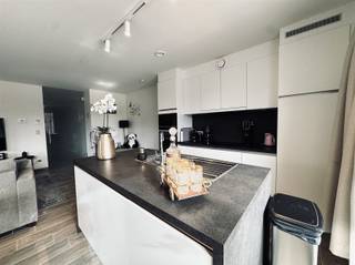 Dit modern appartement is gelegen op de tweede verdieping in het centrum van Melsele. U beschikt over een terras, twee slaapkamers en een...