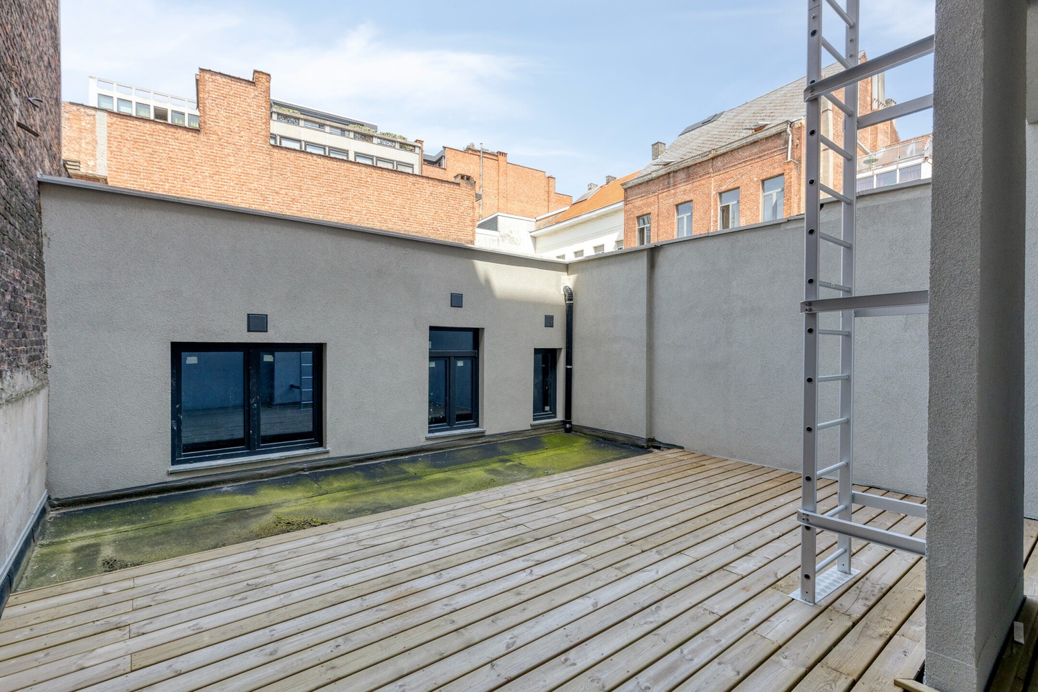 Gerenoveerd 2-slaapkamerappartement met ruim terras in hartje Antwerpen - photo 4