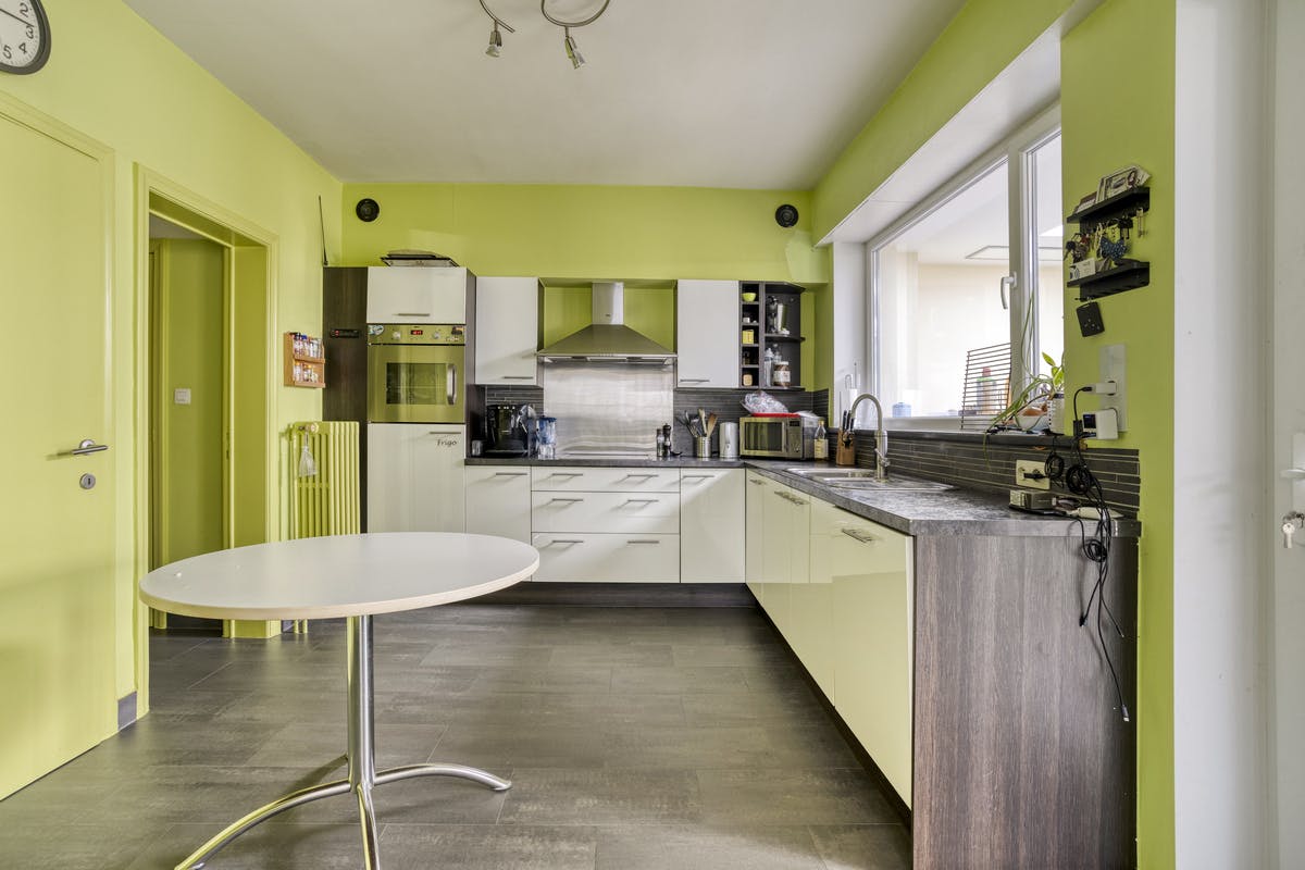 Huis met magazijn/kantoorruimte te koop in Assebroek - foto 3