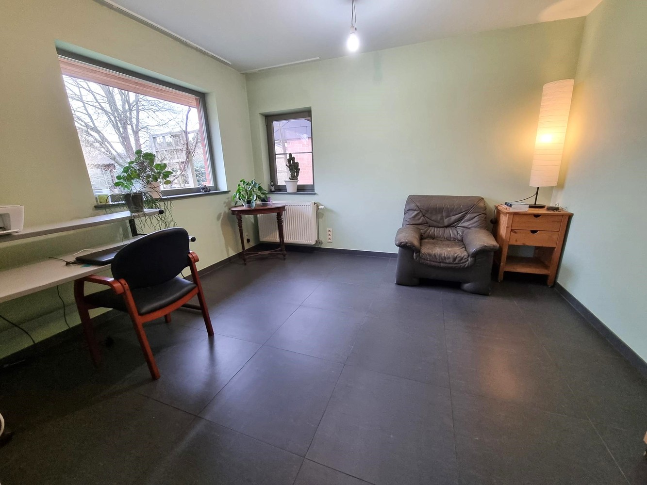 Vernieuwde woning, zeer rustig gelegen met enorm grote zolderruimte. Veel potentieel! - foto 5