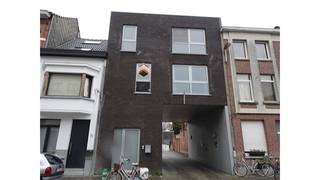 Een gunstig gelegen woning nabij het station van Lier bestaande uit een woonkamer, ingerichte keuken, 3 slaapkamer, eventuele...