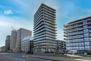 Deze afgesloten staanplaats is gelegen in de Residentie genaamd O'Sea.Via een automatische poort krijgt men toegang tot het afgesloten complex.De...