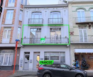 Dit prachtig, gerenoveerd appartement is gelegen nabij de Grote Markt in het levendige centrum van Blankenberge. Op een boogscheut van winkels,...