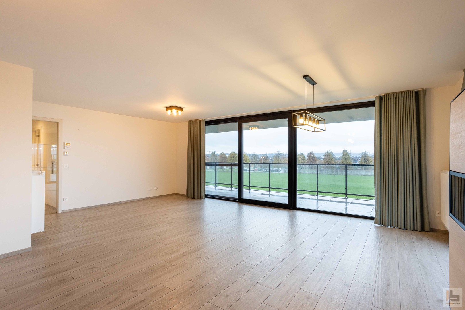 Ruim en energiezuinig 2 slaapkamer appartement met zonnig terras en mooi zicht - photo 5