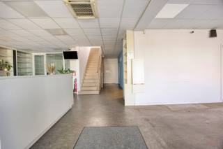 <p><span>Commercial property with residential unit for rent in Zulte.</span></p><p><span> </span></p><p><span>This spacious and versatile commercial property, which is also perfectly suited as office space, enjoys a strategic location along a central thoroughfare between Deinze and Zulte.</span></p><p><span>The ground floor features a spacious retail or office space. The first floor offers additional generous office space.</span></p><p><span>Adjacent to the commercial property is a residence with a pleasant garden and beautiful views of the surrounding fields. </span></p><p><span>In addition, the building has its own parking facilities, which is a major advantage for customers, visitors, and employees.</span></p><p><span> </span></p><p><span>Layout of the commercial property:</span></p><p><span>You enter the building through an automatic sliding door. The ground floor is practically divided into three separate spaces, which can be flexibly configured as retail spaces, offices, or practice spaces.</span></p><p><span>The ground floor also includes a restroom, a bathroom, and a garage.</span></p><p><span>The first floor is currently set up as office space and also features a practical storage room, a kitchenette, and a restroom. </span></p><p><span> </span></p><p><span>Layout of the residence:</span></p><p><span>The residence is located at the rear of the commercial building and features a practical layout. You enter through a spacious entry hall, which connects to a separate stairwell and then leads to the living area. Here, you can enjoy a beautiful view of the garden, which overlooks the surrounding fields.</span></p><p><span>Adjacent to the living area is the kitchen, from which you have access to a convenient laundry room, the garage, and the basement.</span></p><p><span>On the first floor are two bedrooms, a bathroom, and a separate shower room with a toilet.</span></p><p><span> </span></p><p><span>A versatile property offering space, comfort, and an excellent location—ideal for combining work and living.</span></p><p><span> </span></p><p><span>Information:</span></p><p><span>- Energy Performance Certificate (EPC) rating: C</span></p><p><span>- Availability: negotiable</span></p><p><span>- Rent: € 4,000/month</span></p><p><span>- Security deposit: 3 months’ rent</span></p><p><span>- Additional costs: contribution toward the cost of the move-in inspection</span></p><p><span> </span></p><p><span>Interested? Contact Yana at <span>yana@heritagevastgoed.be</span></span><span> or 09 227 08 90</span></p><p><span> </span></p><p><span> </span></p>