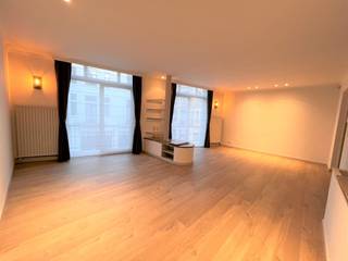 Dit prachtig, gerenoveerd appartement is gelegen nabij de Grote Markt in het levendige centrum van Blankenberge. Op een boogscheut van winkels,...
