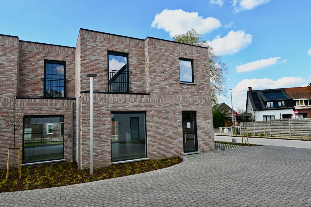 Nieuwbouwwoning in centrum Broechem met 3 slaapkamers ! - foto 2