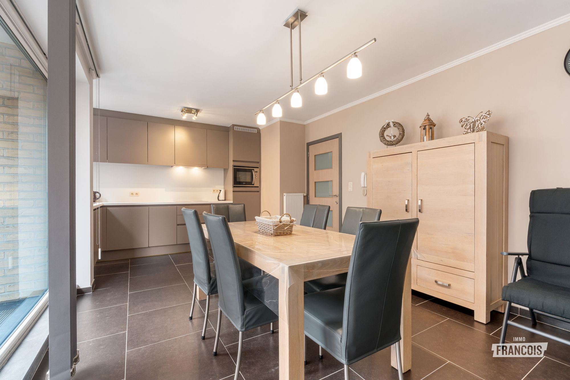 Instapklaar drieslaapkamerappartement te koop in centrum Blankenberge - foto 4