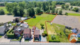 LUMMEN - Instapklare woning op 57aHeel centraal gelegen, op 4 km van de autostrade en vlakbij winkels en scholen.Deze woning is instapklaar te noemen...