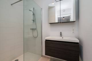 Dit moderne instapklare appartement (bouwjaar 2020 - APP. 1.04 / BUS 0101) is gelegen in hartje Lokeren.Hierbij de grote troeven:🌳 Charmant terras...