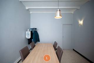 Gelegen in <strong>centrum Wevelgem </strong>bieden wij u deze woning aan te renoveren is.<br /><br />De indeling is als volgt: eetruimte, een leefruimte met aansluitend een keuken en badkamer. Achteraan vind je een stadstuin terug.<br /><br />Op de <strong>1ste verdieping </strong>bevinden zich <strong>2 slaapkamers</strong>.<br />Vervolgens beschikt deze woning nog over een grote <strong>zolder op het 2de verdiep</strong>.<br /><br />Woning is momenteel verhuurd.<br /><br />Geïnteresseerd in dit renovatieproject?<br /><br />Graag meer info?<br />