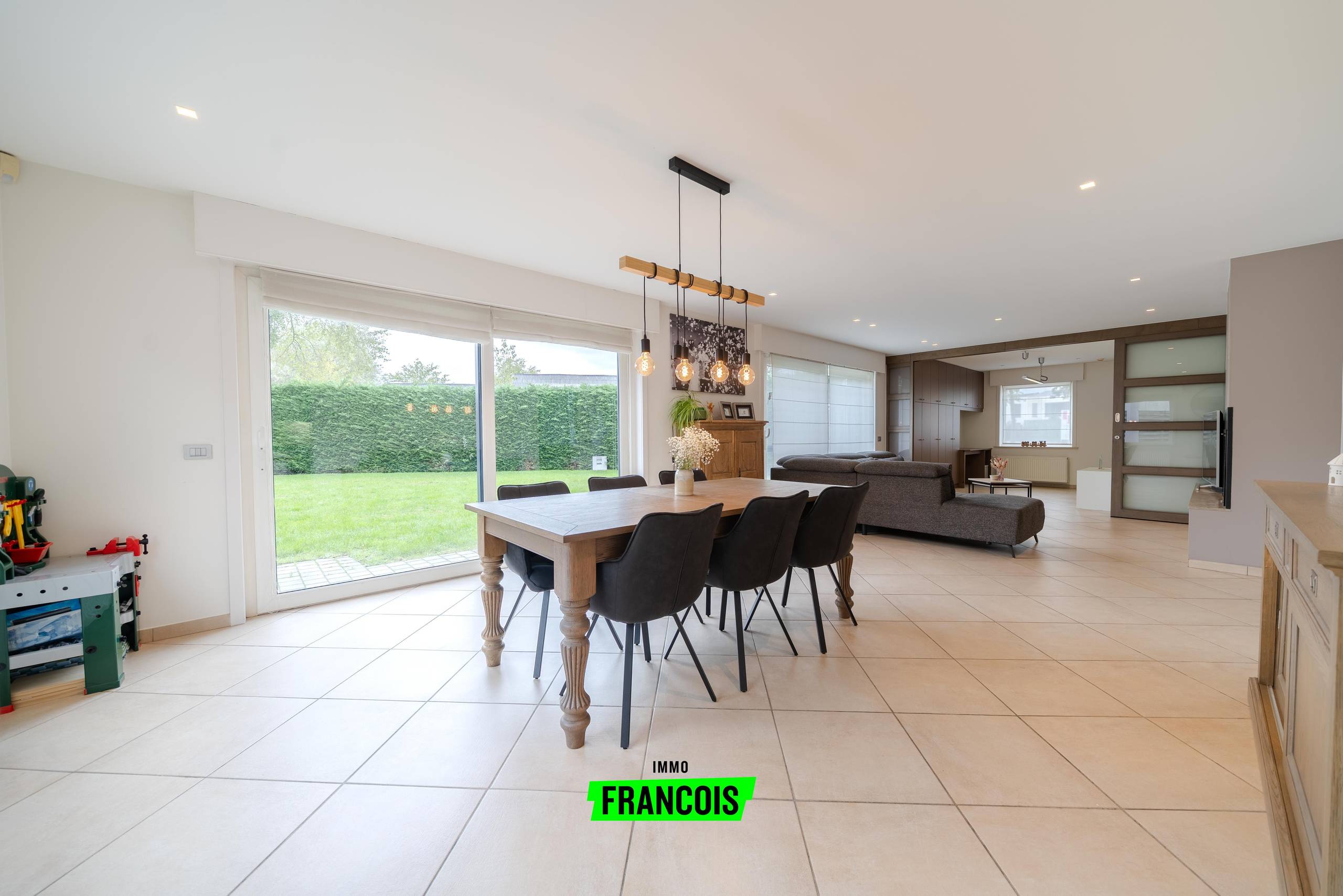 Unieke woning met 5 slaapkamers en ruime loods in het industrieterrein te Diksmuide - foto 4