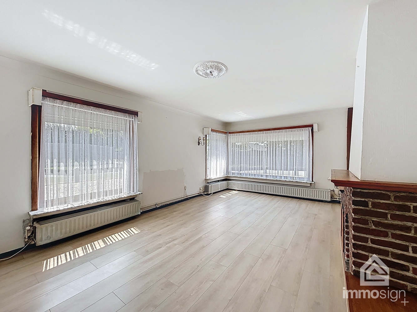 Charmante gezinswoning met potentieel op ruim hoekperceel in hartje Eksel - foto 4